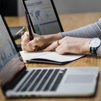 上市公司实控人兼大学博导被批捕，权力与责任的失衡