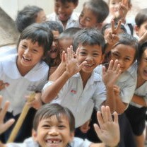 广州外卖小哥跳水勇救6岁溺水男童，平凡英雄展现城市温情