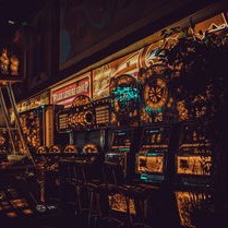 凌晨4点的面香与夜晚的足球梦，广东面馆老板的双面人生