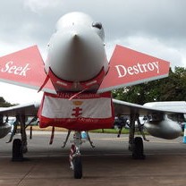 深圳机场飞机五花大绑，台风防御措施的创新之举