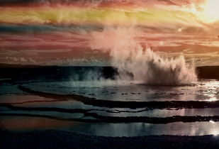 台风逼近香港,海水倒灌引发3米高喷泉奇观 台风逼近香港,海水倒灌引发3米高喷泉奇观