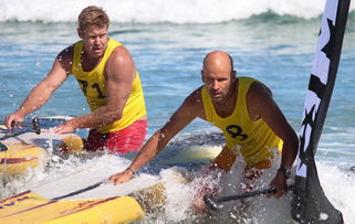 广东海滩退潮现生蚝盛宴,市民欢喜捡拾乐此不疲 广东海滩退潮现生蚝盛宴,市民欢喜捡拾乐此不疲